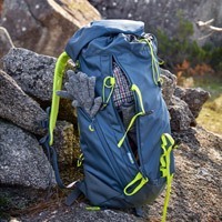 Hiking backpack Light, durable and water-repellent material